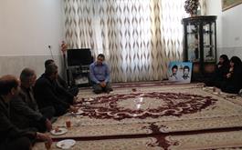 مدیر حج و زیارت استان یزد با زائرین خانواده شهید حج 93 دیدار کرد