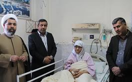 مدیر حج و زیارت استان یزد از زائر بستری شده حج 93 دربیمارستان عیادت کرد