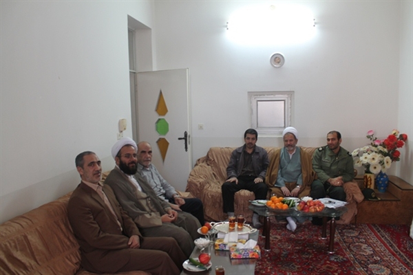 دیدار مسئولین حج و زیارت استان یزد با خانواده شهدا در شهرستان میبد